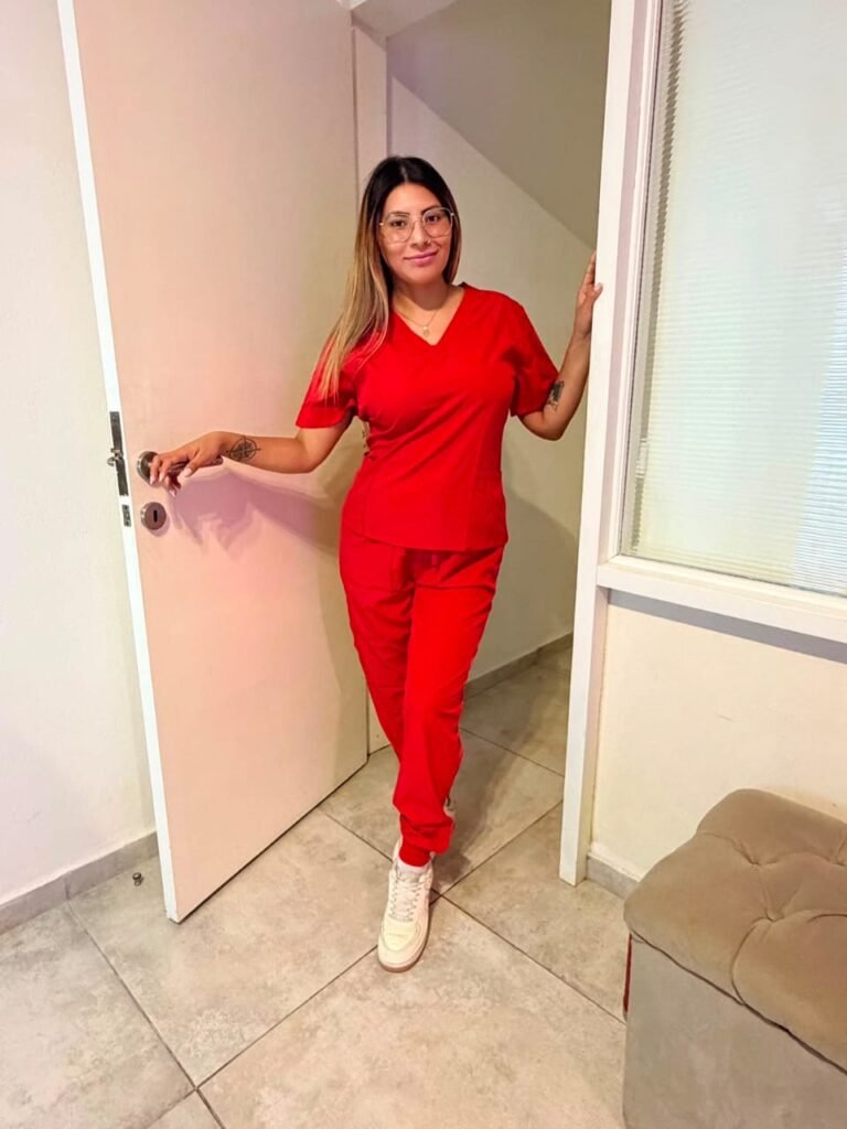 Jennyfer — masajista en Tribunales — foto 4