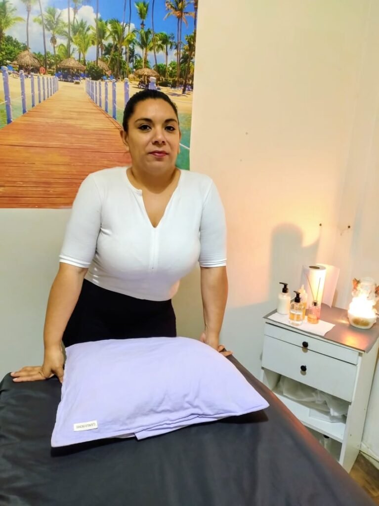 Karen — masajista en Congreso — foto 5